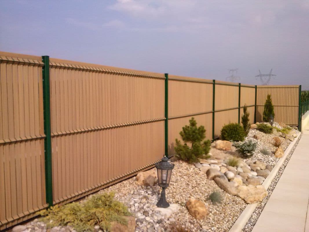 Pose de clôture — réalisation Remy Paysage